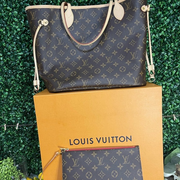 Never full MM monogram Tote Bag-Louis Vuitton. Comes with its box and dust bag. - Picture 2 of 10